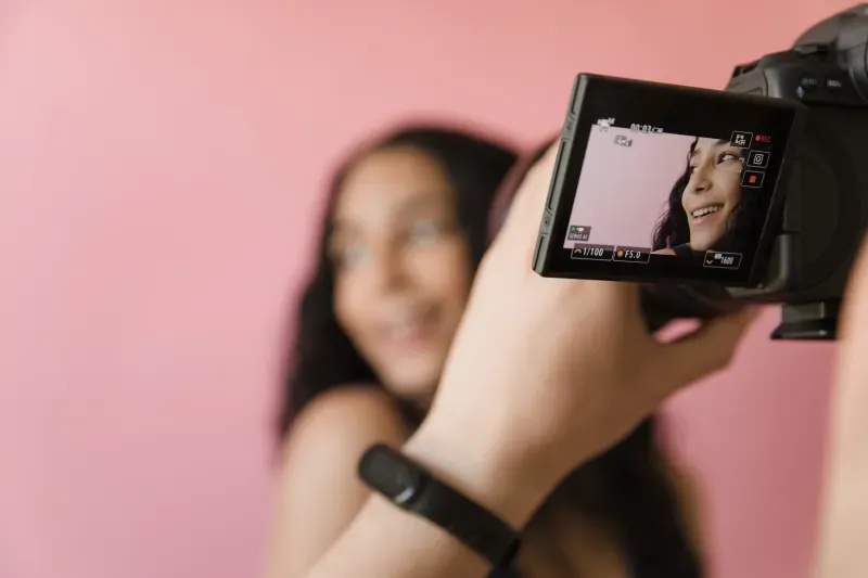 How to Plan a Vlog Shoot That Feels Natural